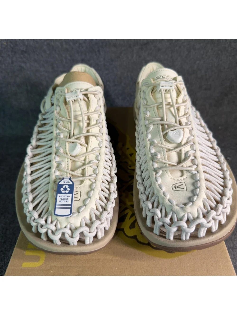 Keen uneek white